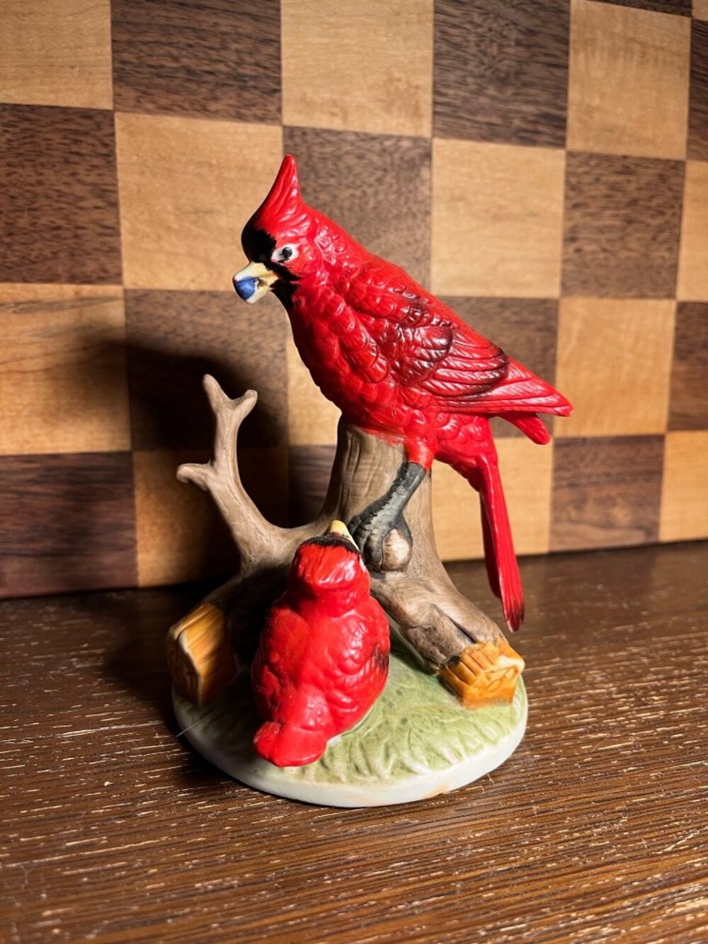 Red Cardinal Bird Feeding Baby Bird Statue A363